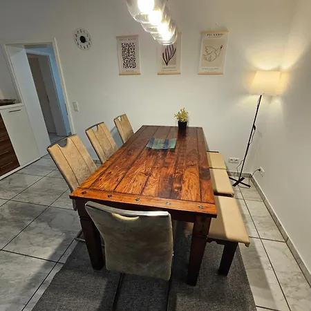 Maisonette In Koelner Villenviertel