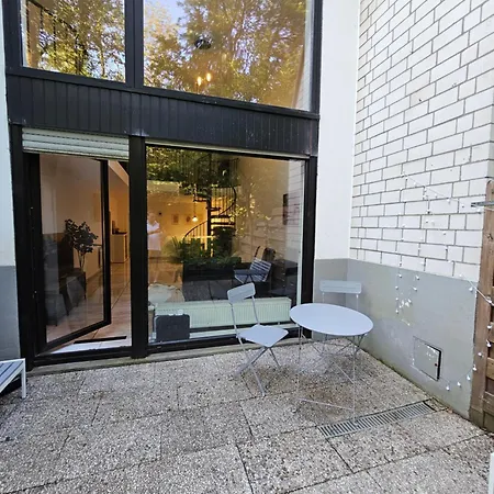 Maisonette In Koelner Villenviertel *