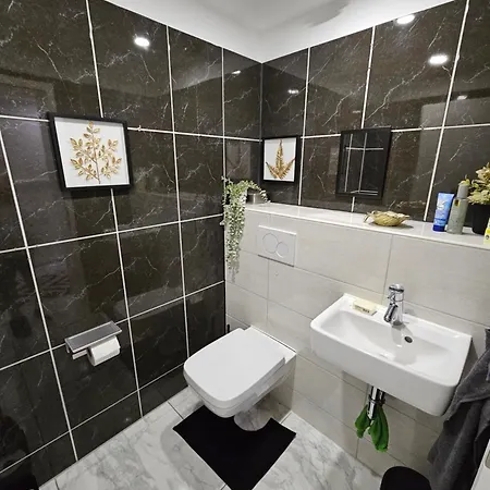 Maisonette In Koelner Villenviertel *