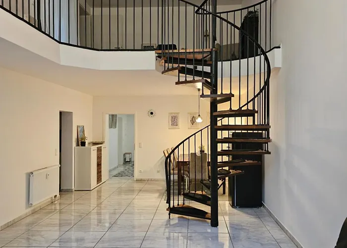 Maisonette In Koelner Villenviertel