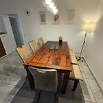 Maisonette In Koelner Villenviertel