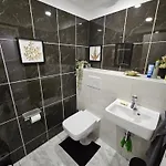 Maisonette In Koelner Villenviertel *