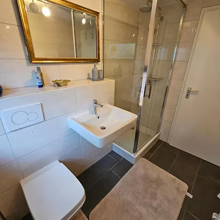 Lejlighed Maisonette In Koelner Villenviertel *