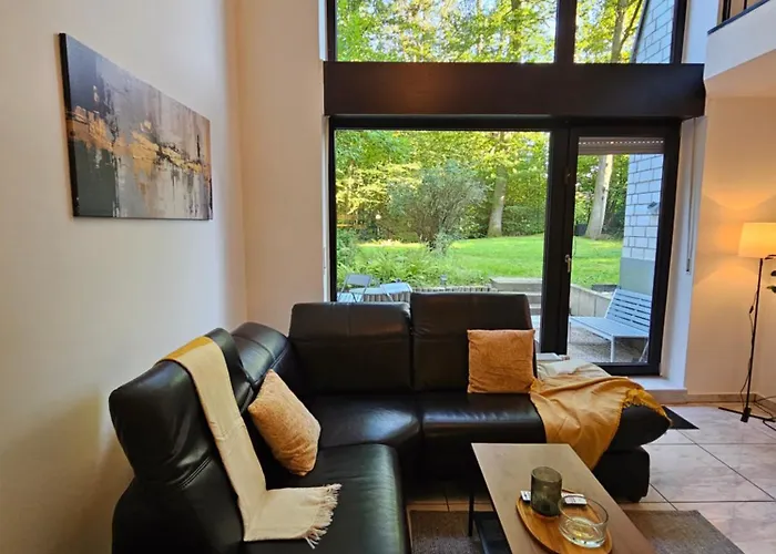 Maisonette In Koelner Villenviertel